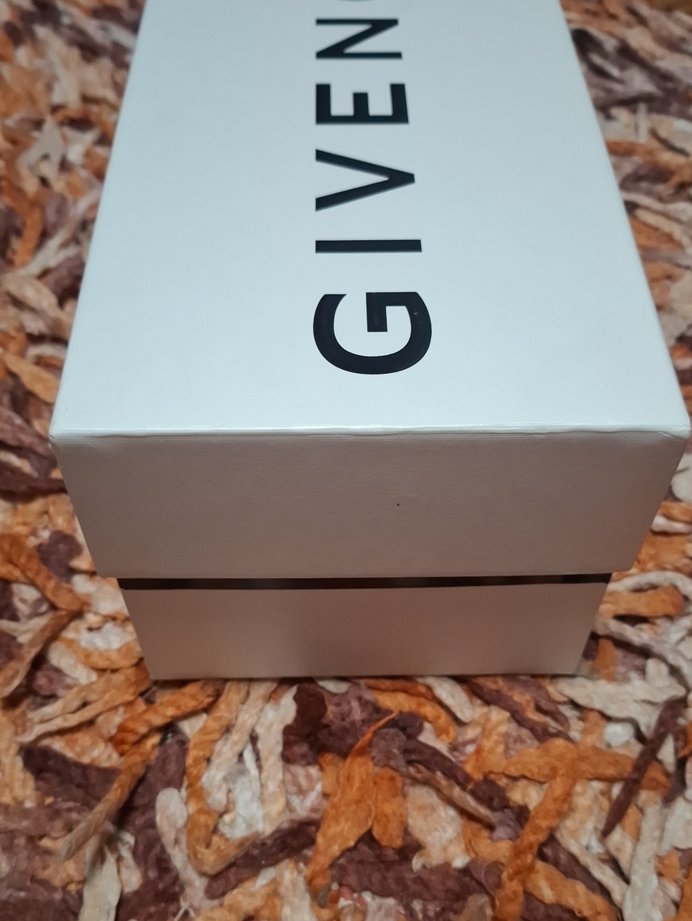Givenchy Box Empty - Picture 2 of 4